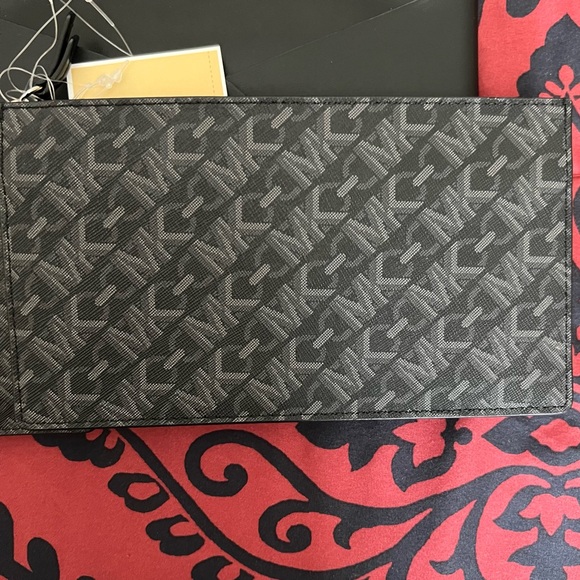 MICHAEL KORS Empire Logo Signature Silver-Tone Hardware 3-in-1 Black Wallet NWT - Picture 11 of 16